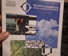 Pilot's Handbook of Aeronautical Knowledge: AC 61-23c