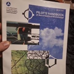 Pilot's Handbook of Aeronautical Knowledge: AC 61-23c