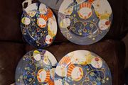 4 Christmas dinner plates