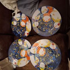 4 Christmas dinner plates