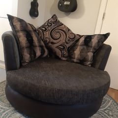 DFS Swivel Chair