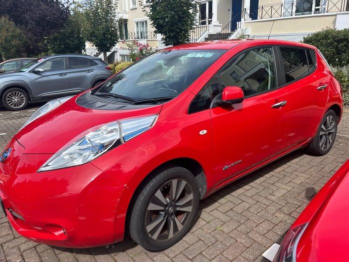 2017 Nissan Leaf 30KWH 5DR Auto 94,000km, FSH