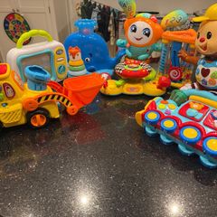 Mix of Vtech & other toys