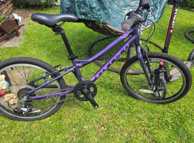 bicycle 18 inch and scooter