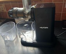 HUROM juicer