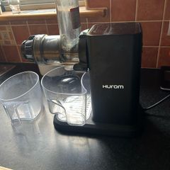 HUROM juicer