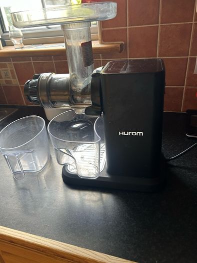 HUROM juicer