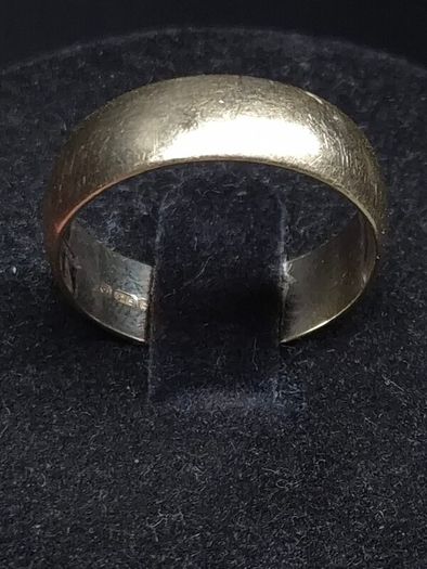 Vintage 9ct Gold Wide Band Ring  Fully Hallmarked London  Size 57
