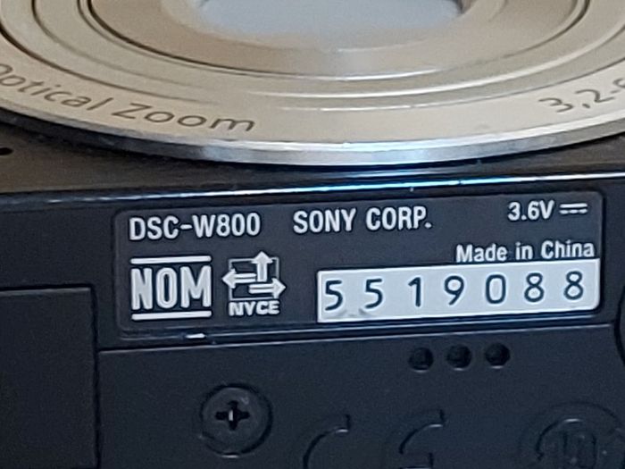 Sony Cyber-shot, Model DSC-W800, 20.1 Megapixels, 5 x optical Zoom, Battery Charged, Tested Fine, No Memory Card, Excellent Cosmetic Condition and working great