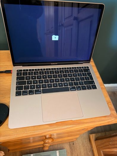 Apple MacBook Air 13 Retina 2018 A1932 For Parts or Repair
