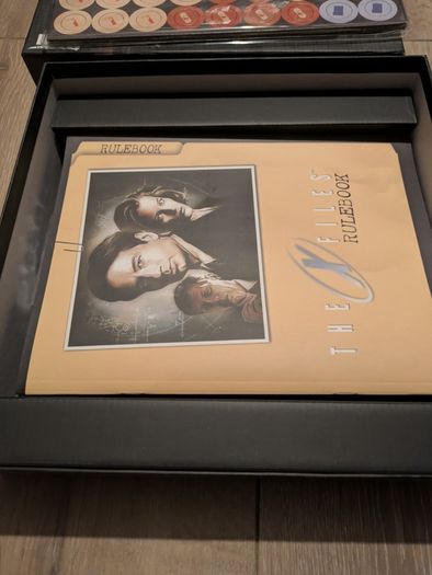 X Files Board Game IDW Complete Excellent Condition