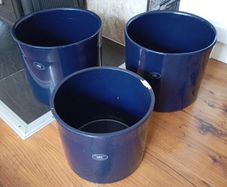 Ceramic flower pots