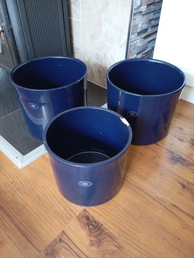 Ceramic flower pots