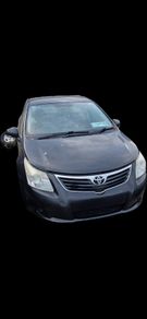 11 avensis 2.0 breaking