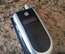 Motorola V180