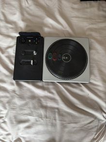 DJ Hero Turntable Controller for Xbox 360