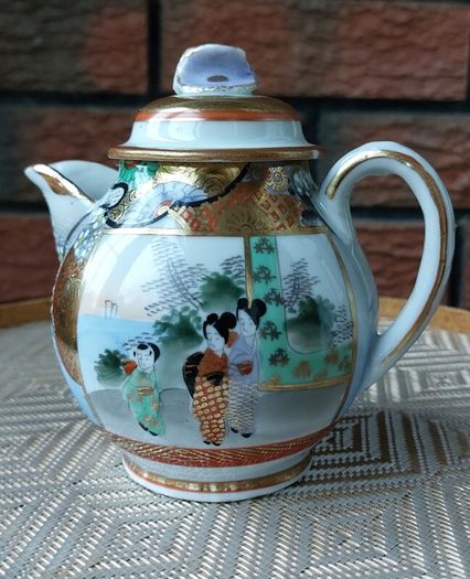 Antique Japanese "Kutani" Teapot