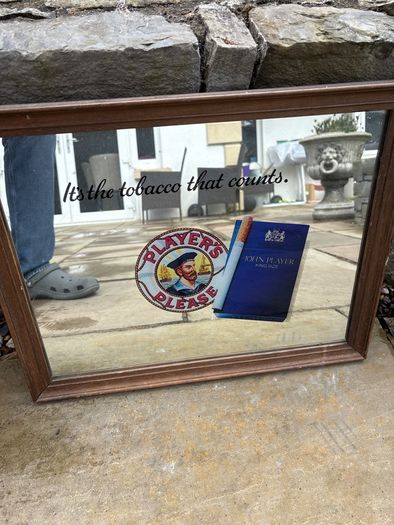 pub mirror