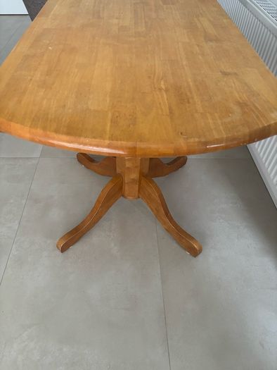 Round table