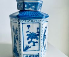Vintage Blue and White Chinoiserie Porcelain Ginger Jar or Tea Caddy