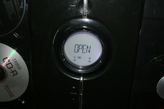 iLuv 4 disk CD player (in working order)