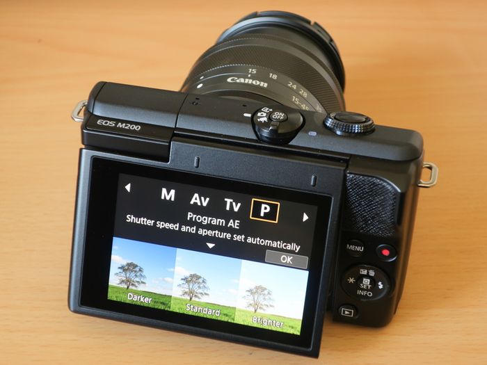 Canon EOS M200 + 15-45mm lens, 4K, Eye Autofocus, BRAND NEW!