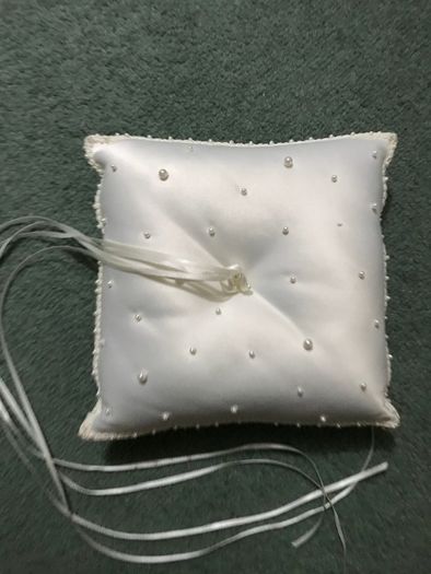 Wedding  Ring  Pillow