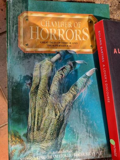 Chamber of Horrors: great tales of terror and the supernatural, including Stephen King, Bram Stoker and Edgar Allan Poe - hardback
