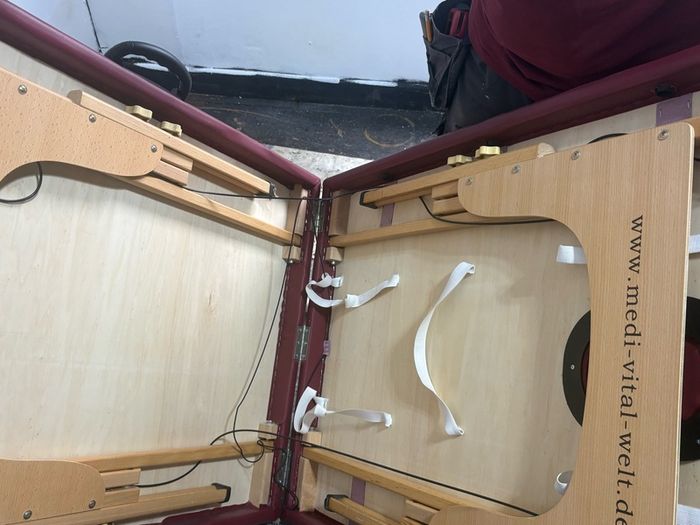 beauty therapy foldable massage table