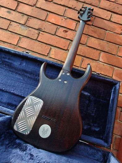 Hufschmid Tantalum Custom Masterbuilt Guitar w / Sidewynder Pickups (Delivery available)