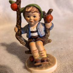 Vintage Goebel Figurine