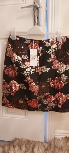 Ladies skirt