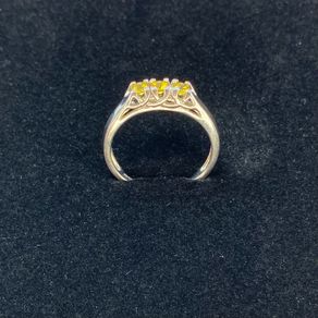 9ct white gold ring with yellow stones