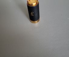 One pound coin container