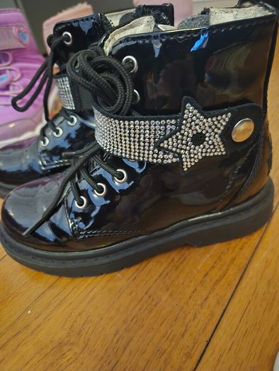 Girls Shoes Bundle size 27-28