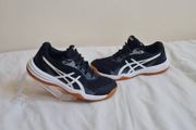 asics upcourt 5 Size 4.5 eu 38 black leather in excellent condition