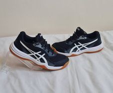 asics upcourt 5 Size 4.5 eu 38 black leather in excellent condition