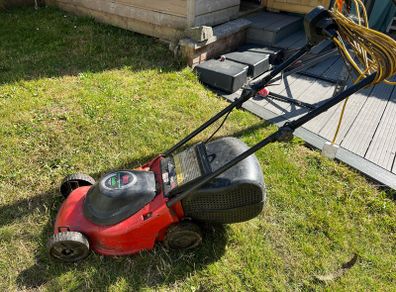 Electric lawn mower