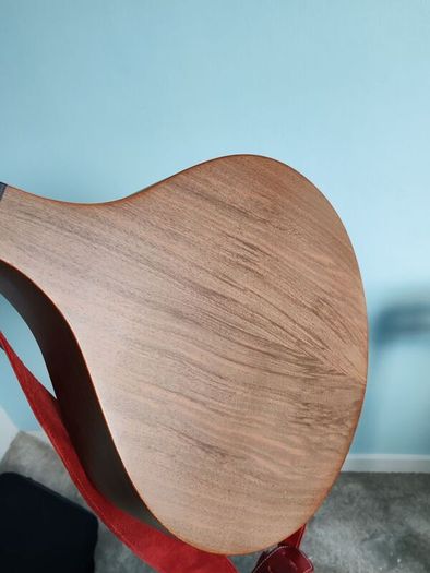 Siveen bouzouki