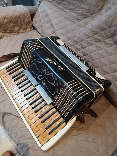 Vintage scandalli butterfly model piano  accordion, open to offers