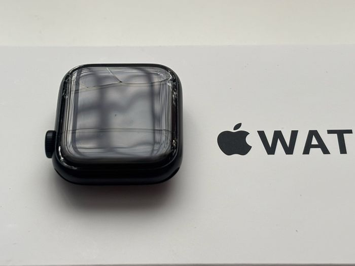 Apple iPhone 16e + Apple Watch SE 2025 GPS Bundle Fully Working Read Description