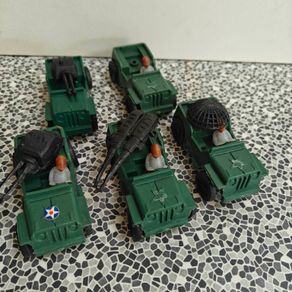 5 x 1960s or 70s plastic Army jeeps retro