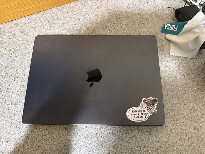 Macbook Pro M4 (24 RAM & 512 SSD)