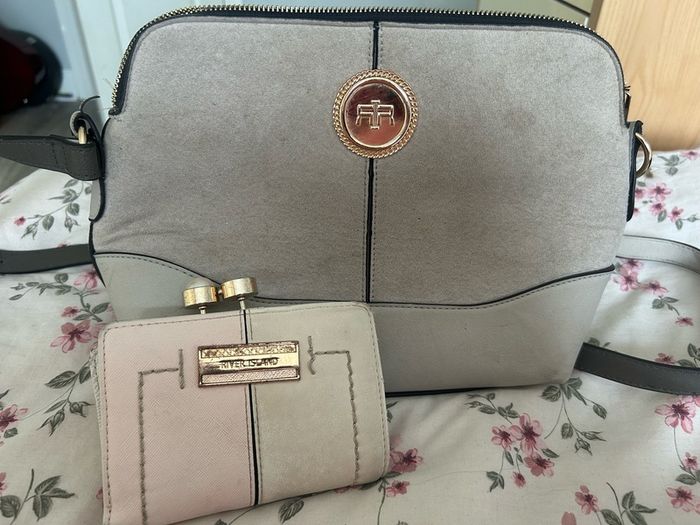 river island hand bag with free purse