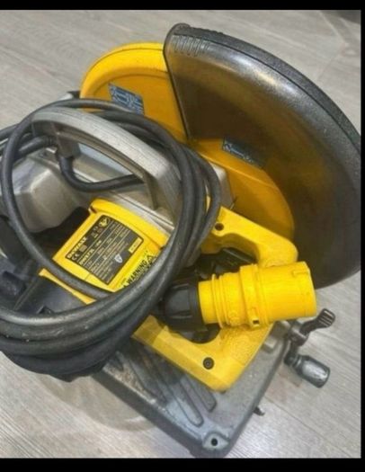Dewalt Circular Saw included new blade