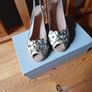 BNIB CARVELA size 5 Gold Wedge Sandals Image 2