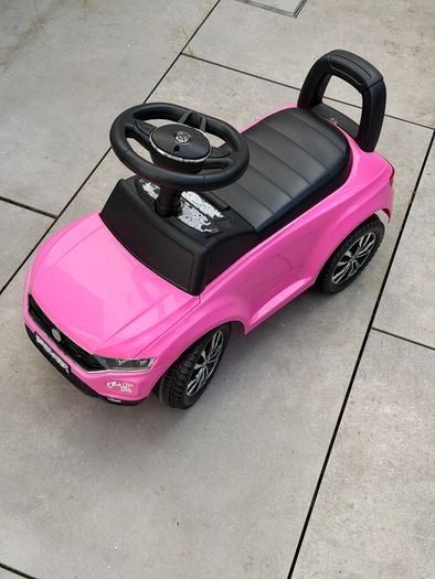 Toy car