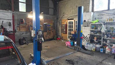 2 post garageift single phase