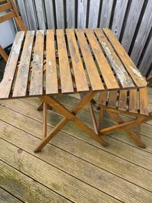 Outdoors table and chairs