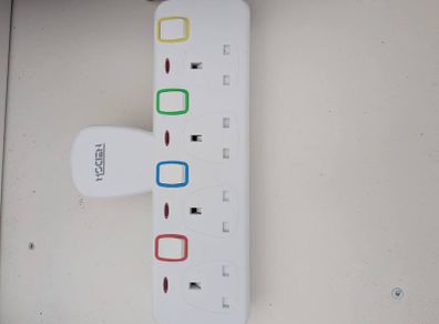 Socket Adapter - 4-Way Wall Multi-Plug Adapter / Switched Extension Bar